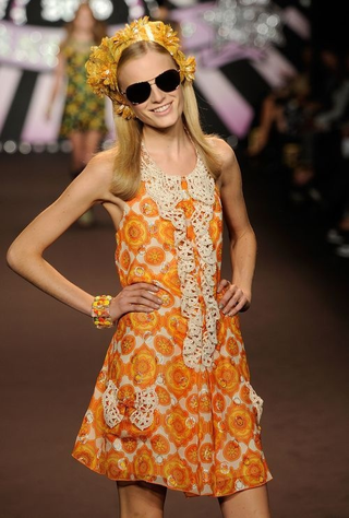 Illustration for article titled Anna Sui: For The Swinging '60s Preppy Schoolgirl Mod In You
